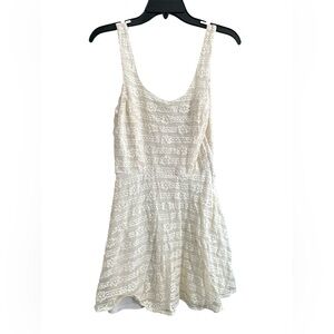 Elegant Lace Sleeveless Dress